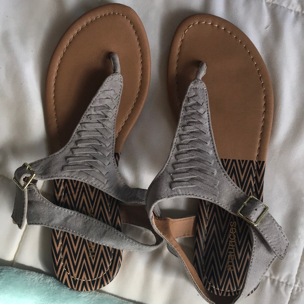 Maurices sandals Size 7